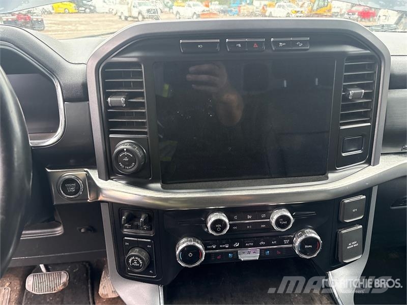 Ford F-150 4x4 Crew Cab Pickup Andre varebiler
