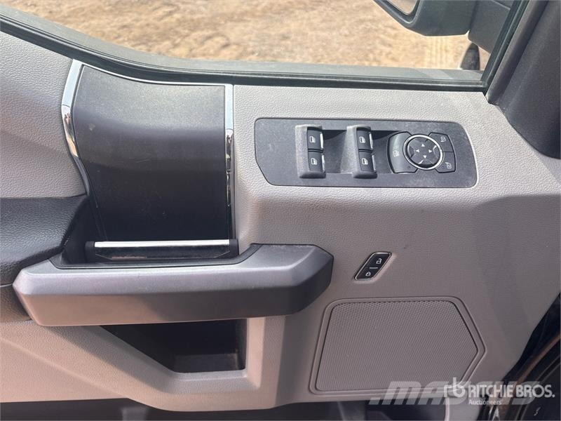 Ford F-150 4x4 Crew Cab Pickup Ostalo