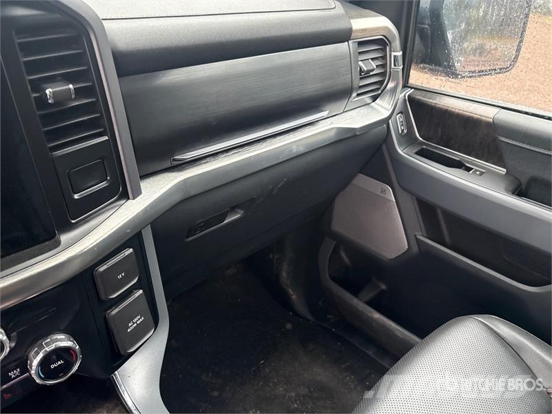 Ford F-150 4x4 Crew Cab Pickup Andre varebiler