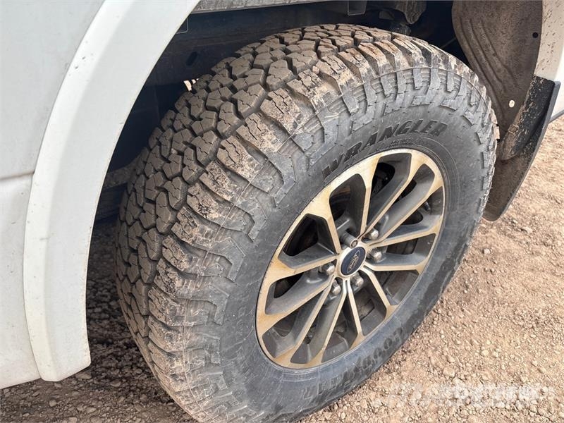 Ford F-150 4x4 Extended Cab Pickup Muu