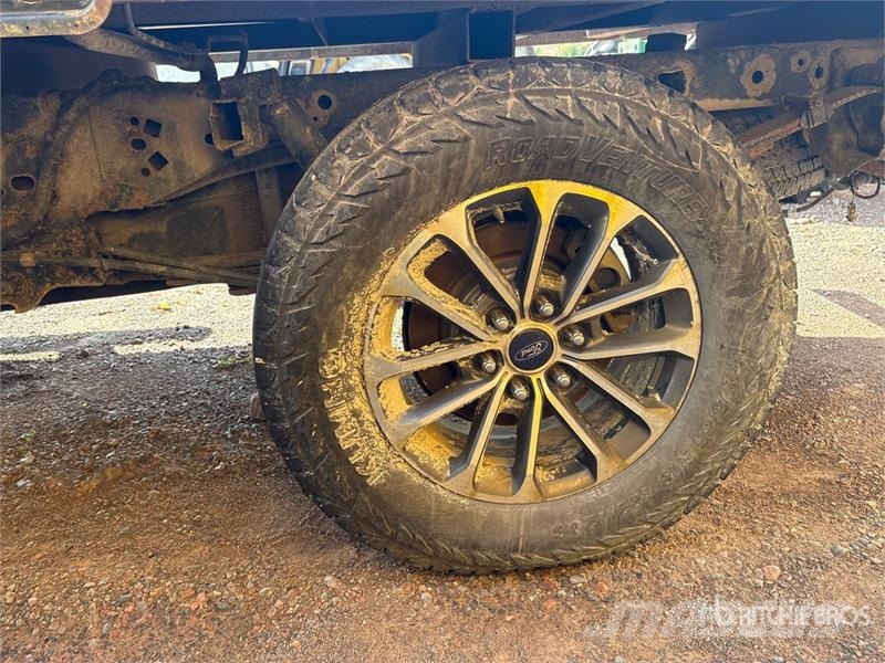 Ford F-150 4x4 Extended Cab Pickup Muu