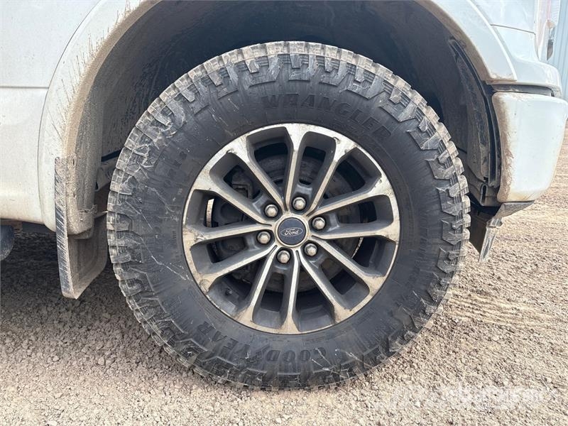 Ford F-150 4x4 Extended Cab Pickup Muu