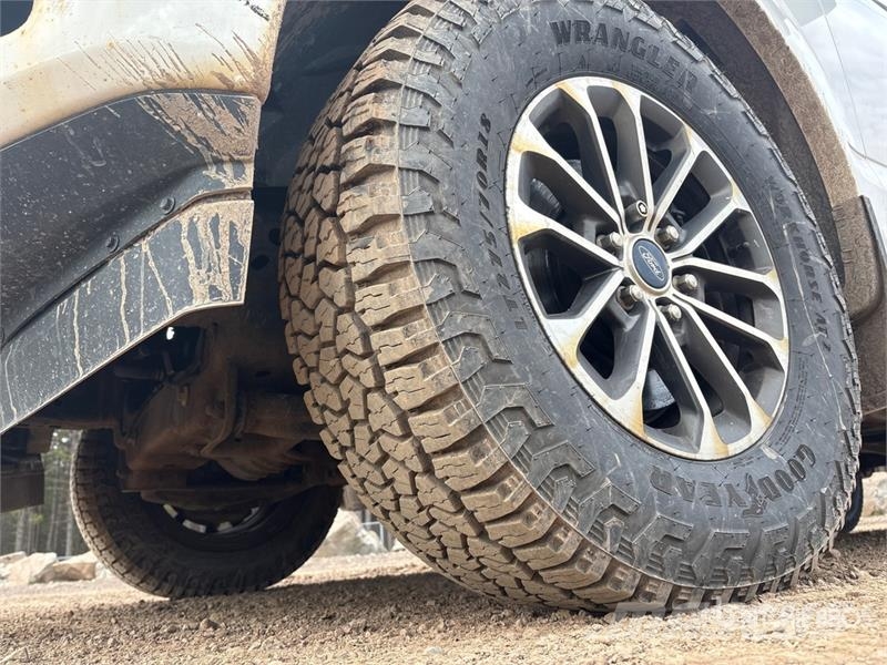 Ford F-150 4x4 Extended Cab Pickup Muu