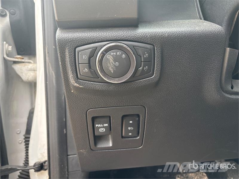 Ford F-150 4x4 Extended Cab Pickup Muu