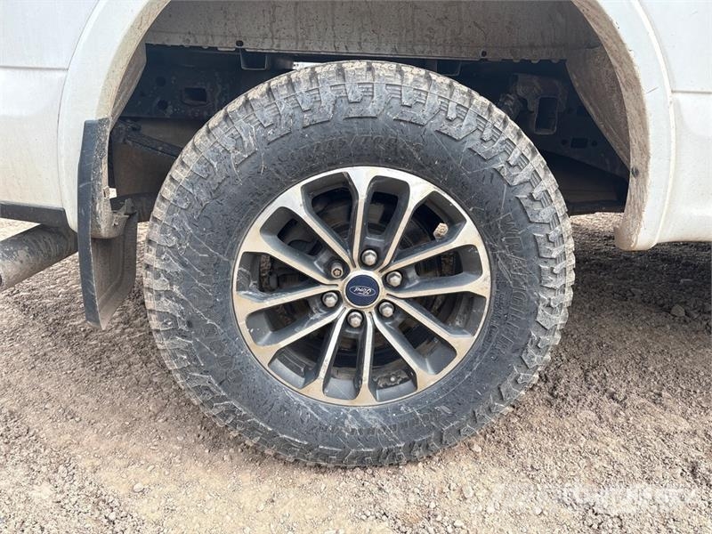 Ford F-150 4x4 Extended Cab Pickup Muu