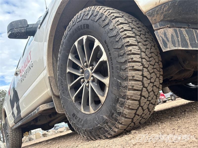 Ford F-150 4x4 Extended Cab Pickup Muu
