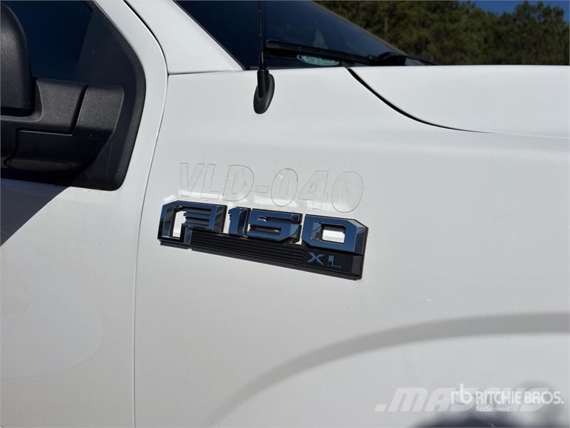 Ford F-150 XL 4x4 Extended Cab Pickup Drugi