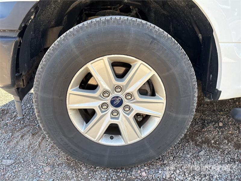 Ford F-150 XL 4x4 Extended Cab Pickup Drugi