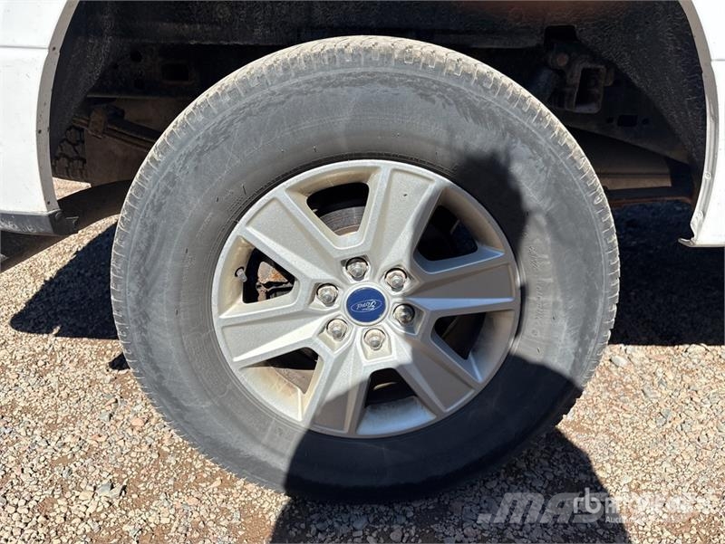 Ford F-150 XL 4x4 Extended Cab Pickup Drugi