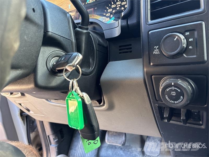 Ford F-150 XL 4x4 Extended Cab Pickup Drugi