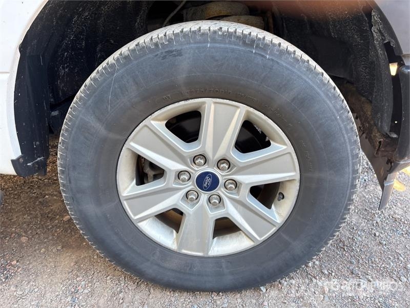 Ford F-150 XL 4x4 Extended Cab Pickup Drugi