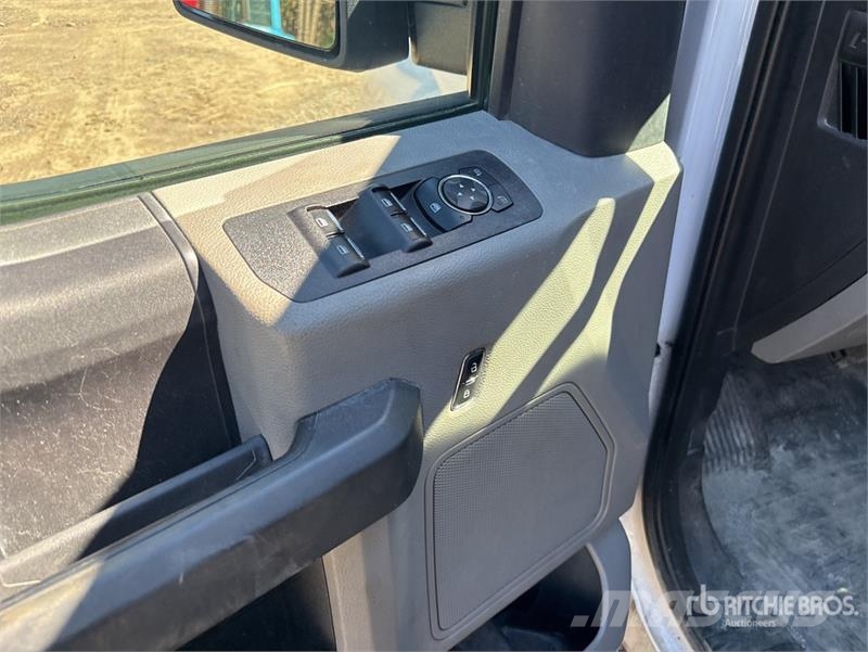 Ford F-150 XL 4x4 Extended Cab Pickup Drugi