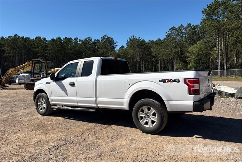 Ford F-150 XL 4x4 Extended Cab Pickup Drugi