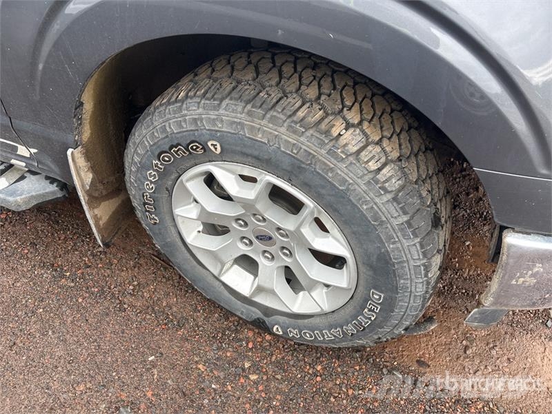 Ford F-150 XLT 4x4 Crew Cab Pickup (Inoperable) Egyéb
