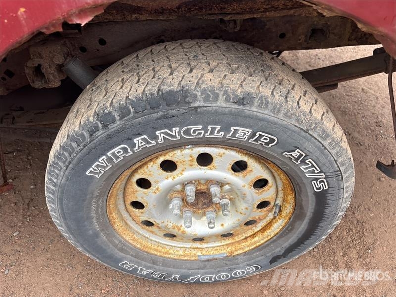 Ford F-150 XLT 4x4 Crew Cab Pickup (Inoperable) Andere Transporter