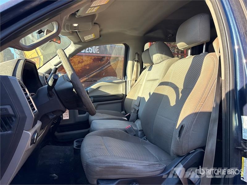 Ford F-150 XLT 4x4 Crew Cab Pickup أخرى