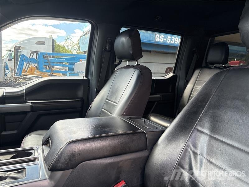 Ford F-150 XLT 4x4 Crew Cab Pickup Muu