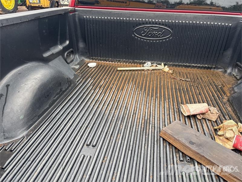 Ford F-150 XLT 4x4 Crew Cab Pickup (Inoperable) Andere Transporter
