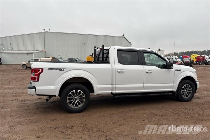 Ford F-150 XLT 4x4 Crew Cab Pickup Andre varebiler