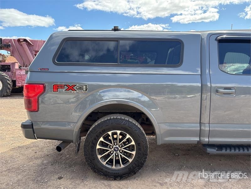 Ford F-150 XLT 4x4 Crew Cab Pickup Muu