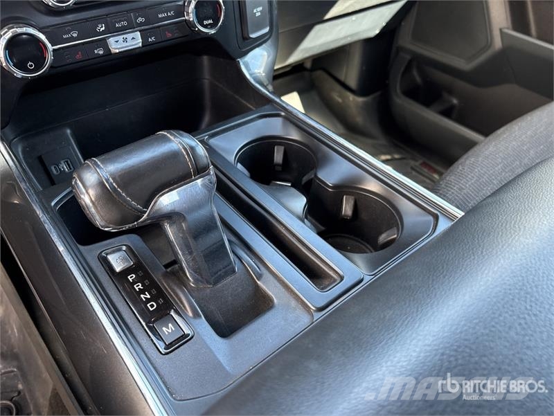 Ford F-150 XLT 4x4 Crew Cab Pickup Andre varebiler