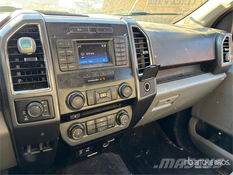 Ford F-150 XLT 4x4 Crew Cab Pickup أخرى