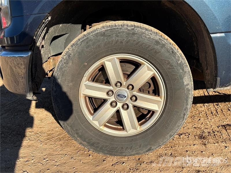 Ford F-150 XLT 4x4 Crew Cab Pickup أخرى