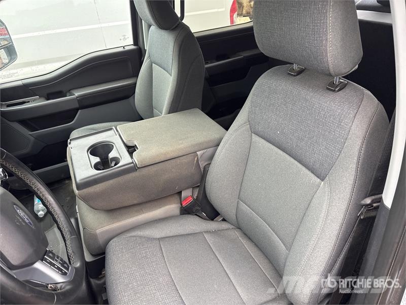 Ford F-150 XLT 4x4 Crew Cab Pickup (Inoperable) Egyéb