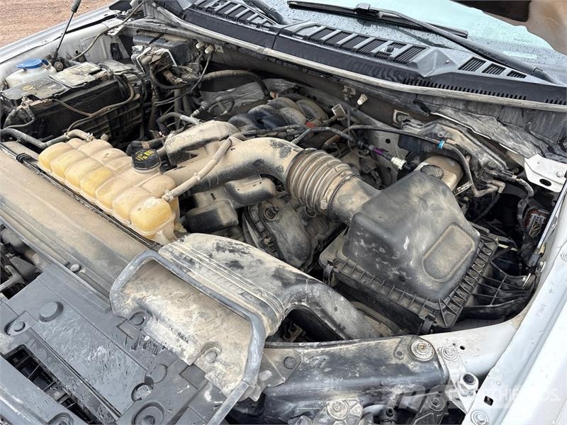 Ford F-150 XLT 4x4 Crew Cab Pickup أخرى