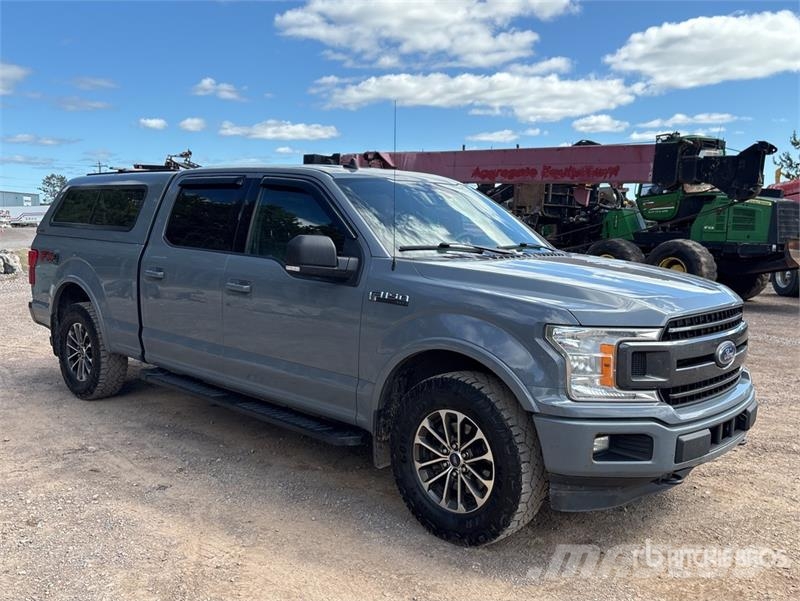 Ford F-150 XLT 4x4 Crew Cab Pickup Muu