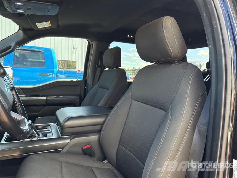 Ford F-150 XLT 4x4 Crew Cab Pickup Andre varebiler