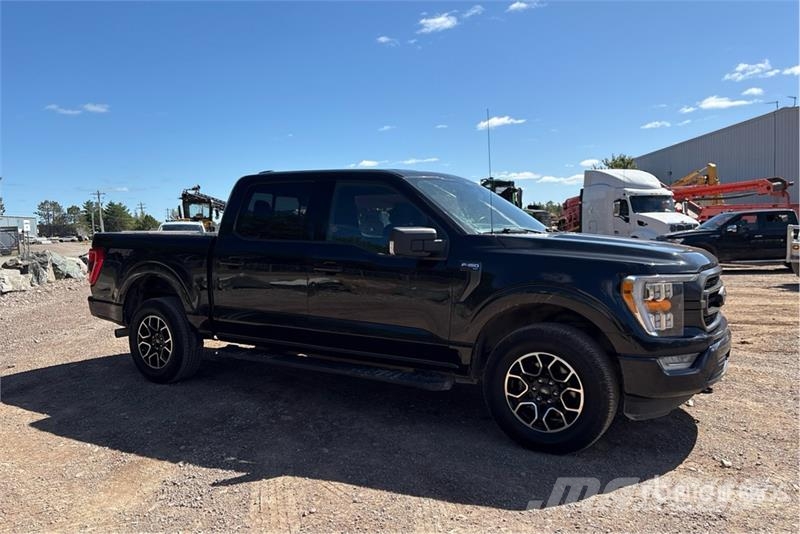 Ford F-150 XLT 4x4 Crew Cab Pickup Andre varebiler