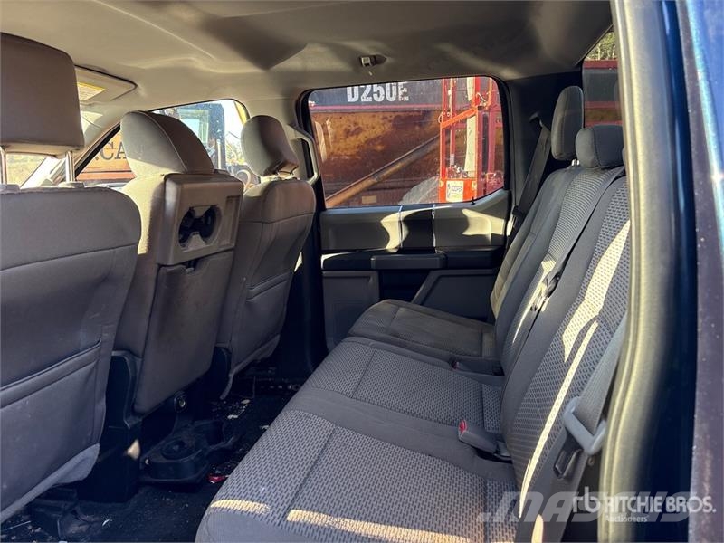 Ford F-150 XLT 4x4 Crew Cab Pickup أخرى