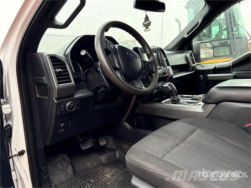 Ford F-150 XLT 4x4 Crew Cab Pickup أخرى