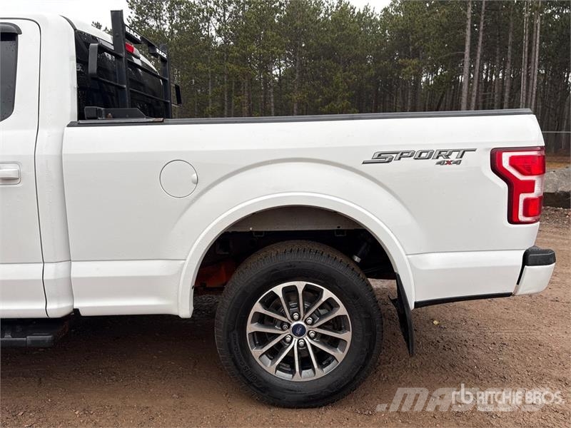 Ford F-150 XLT 4x4 Crew Cab Pickup أخرى