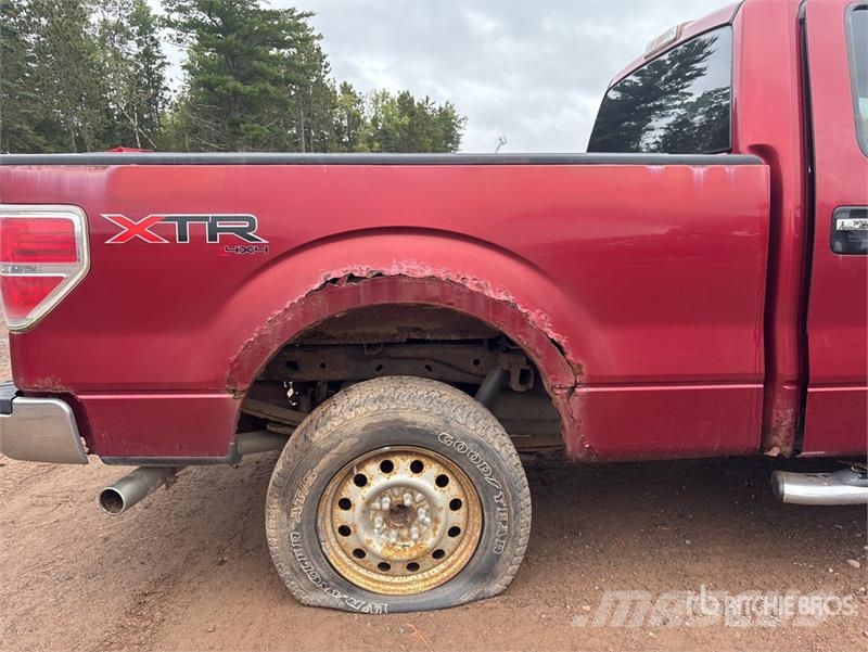 Ford F-150 XLT 4x4 Crew Cab Pickup (Inoperable) Andere Transporter