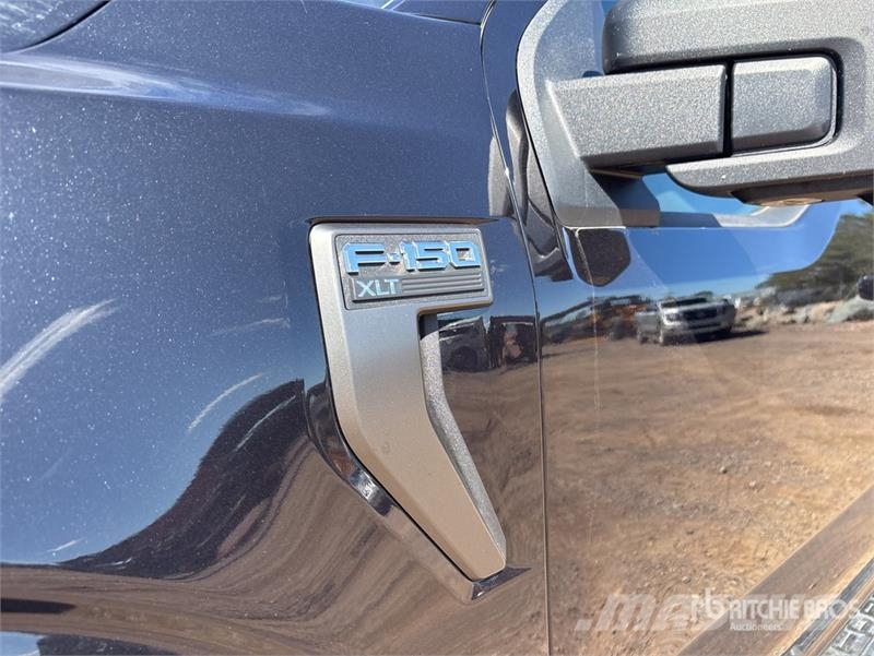 Ford F-150 XLT 4x4 Crew Cab Pickup Andre varebiler