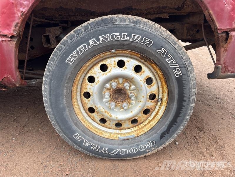 Ford F-150 XLT 4x4 Crew Cab Pickup (Inoperable) Andere Transporter