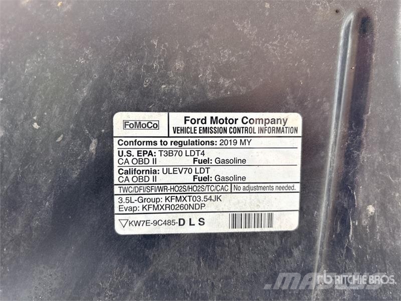 Ford F-150 XLT 4x4 Crew Cab Pickup Muu