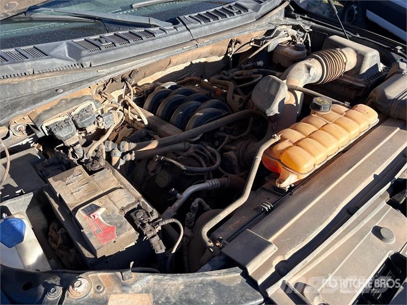 Ford F-150 XLT 4x4 Crew Cab Pickup أخرى