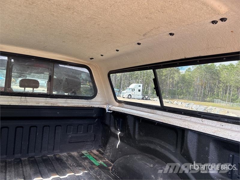 Ford F-150 XLT 4x4 Crew Cab Pickup Muu