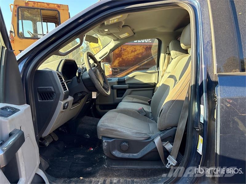 Ford F-150 XLT 4x4 Crew Cab Pickup أخرى