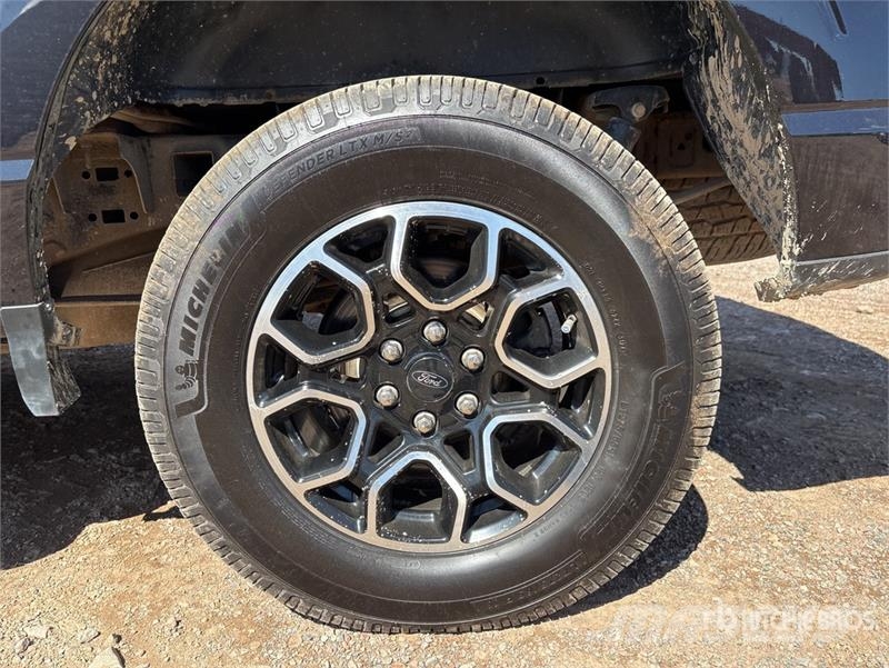 Ford F-150 XLT 4x4 Crew Cab Pickup Andre varebiler