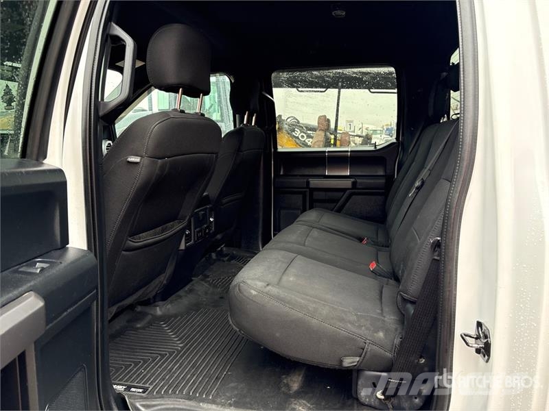 Ford F-150 XLT 4x4 Crew Cab Pickup أخرى