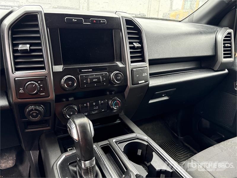 Ford F-150 XLT 4x4 Crew Cab Pickup أخرى