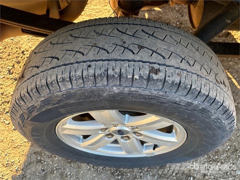 Ford F-150 XLT 4x4 Crew Cab Pickup أخرى