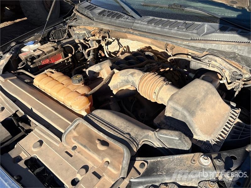 Ford F-150 XLT 4x4 Crew Cab Pickup أخرى