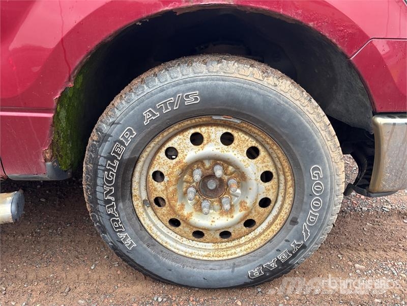 Ford F-150 XLT 4x4 Crew Cab Pickup (Inoperable) Andere Transporter