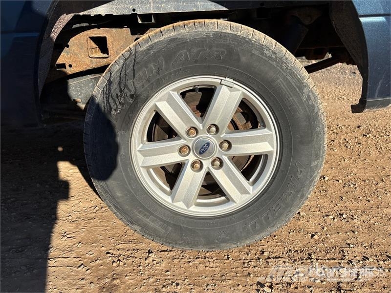 Ford F-150 XLT 4x4 Crew Cab Pickup أخرى