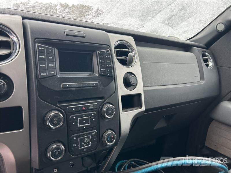 Ford F-150 XLT 4x4 Crew Cab Pickup (Inoperable) Furgoni altro